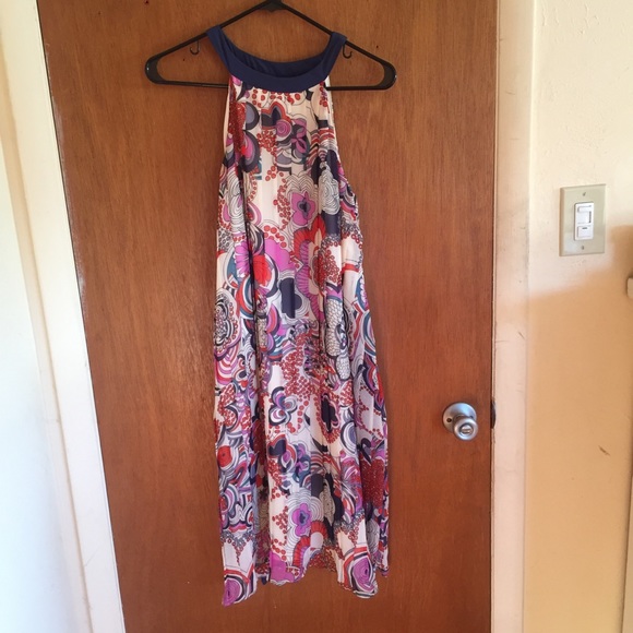 ⭐️ 3/$15 ⭐️ Floral dress - Picture 2 of 6